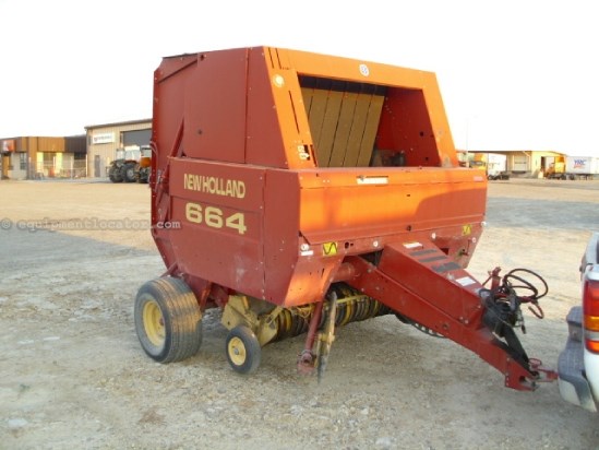 1998 New Holland 644 Image 3