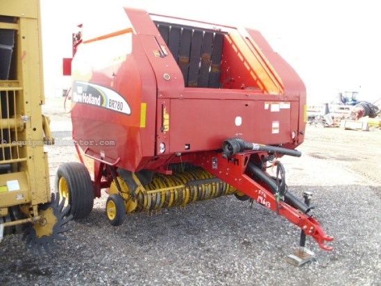 2006 New Holland BR780A Image 2