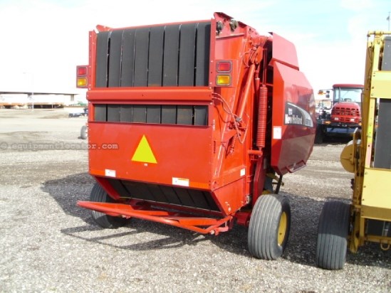 2006 New Holland BR780A Image 3