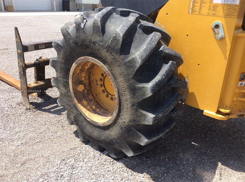 2014 John Deere 544K Image 10