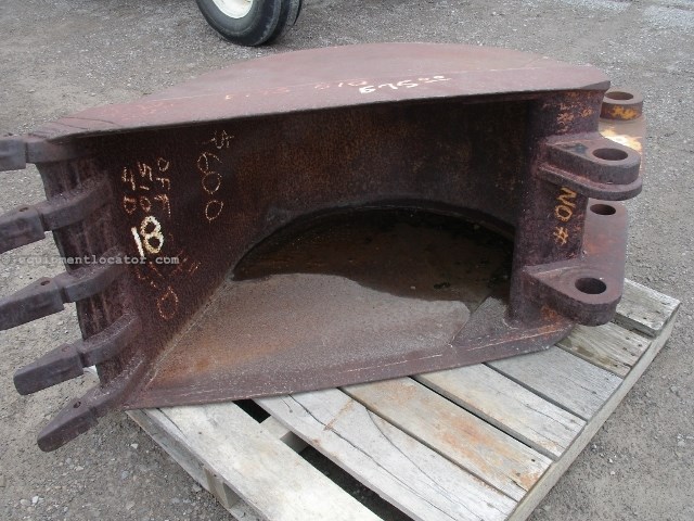 John Deere JD 24" HD Bucket Image 1