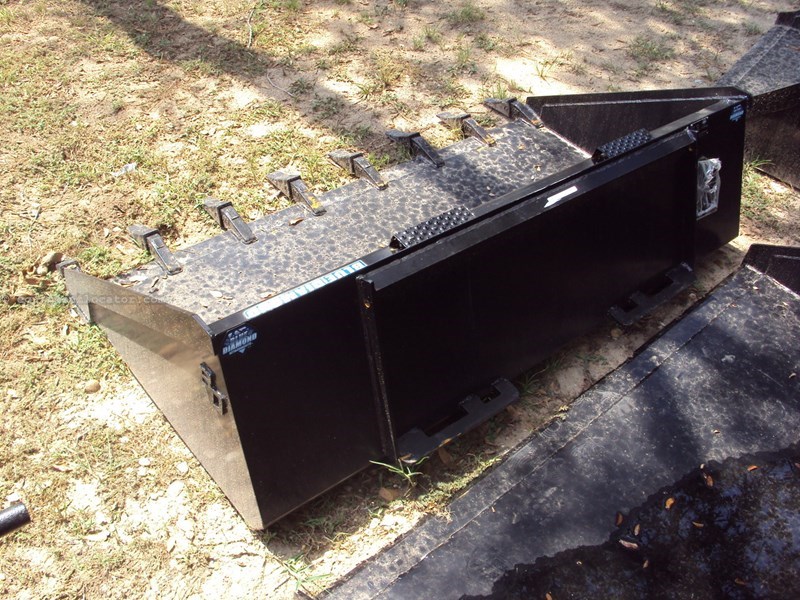 Blue Diamond Quick attach Bucket Image 2