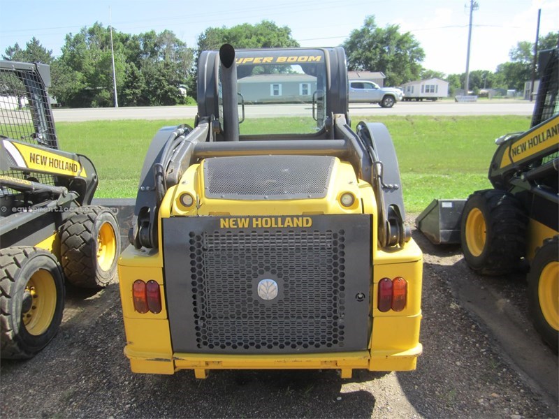 2015 New Holland L218 Image 10