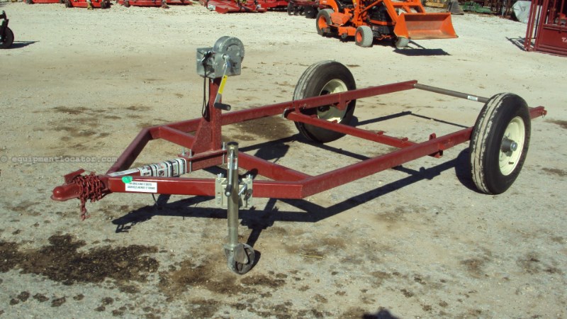 Tarter Livestock squeeze chute dolly Image 1
