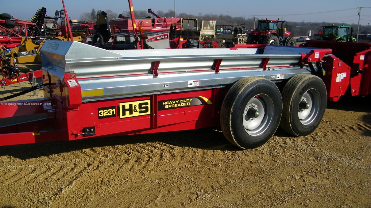 2022 H & S 3231 Manure SpreaderDry For Sale in Dubuque Iowa
