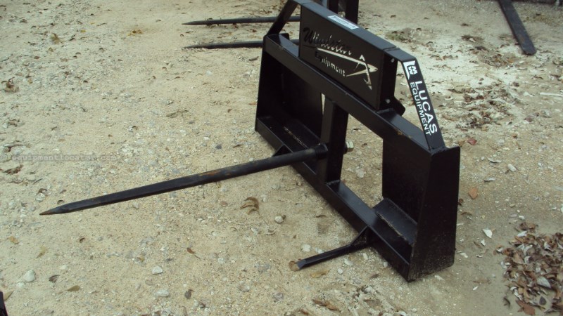 Lucas Skid Steer quick connect single hay spear Image 1