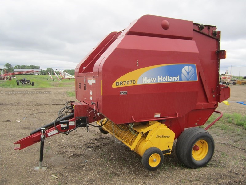 2008 New Holland BR7070 Image 1