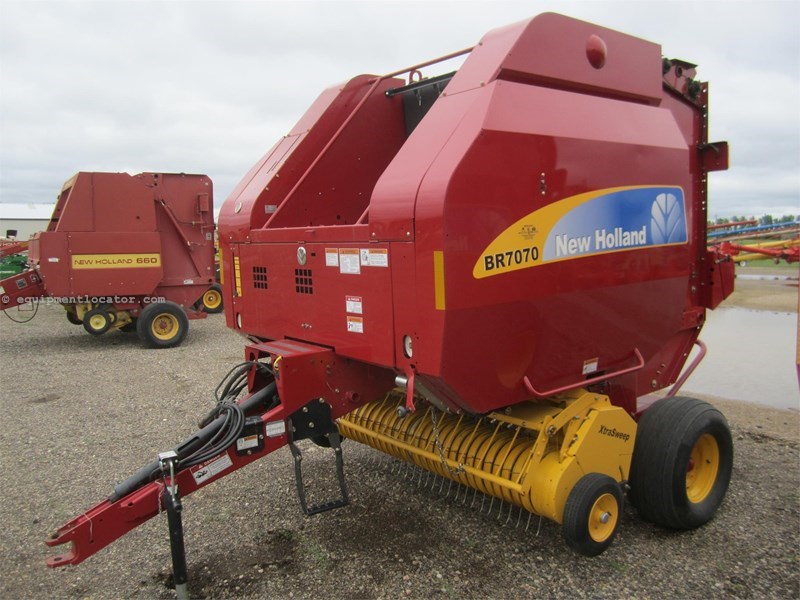 2009 New Holland BR7070 Image 1