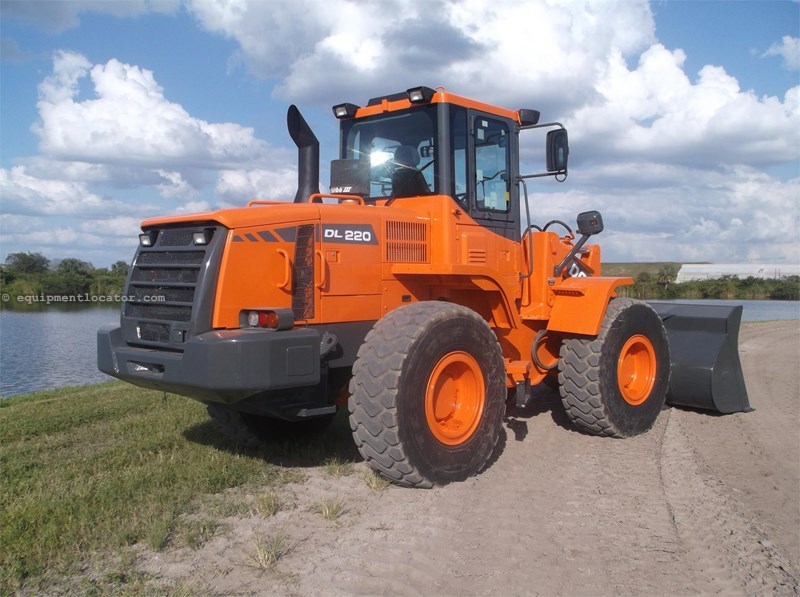 2012 Doosan DL220 Image 4