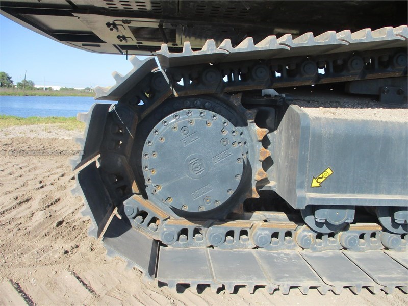 2017 Hyundai HX380L Image 10