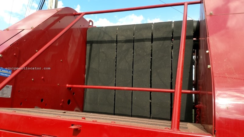 2013 New Holland BR7070 Image 4