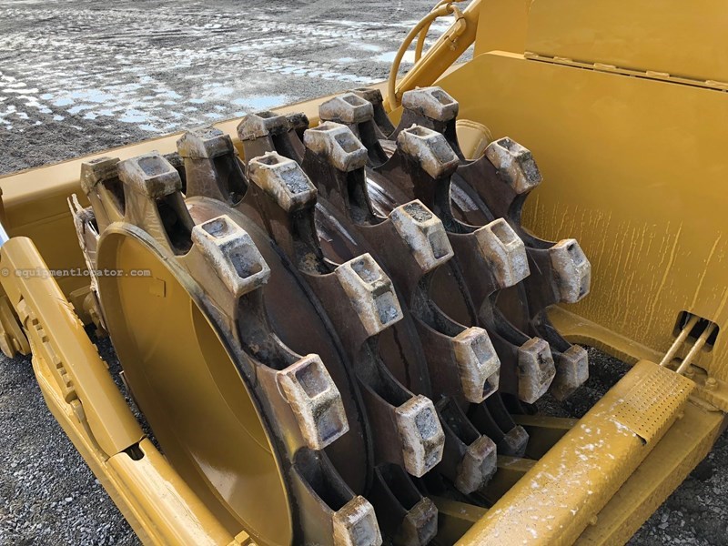 1998 Caterpillar 815F Image 10