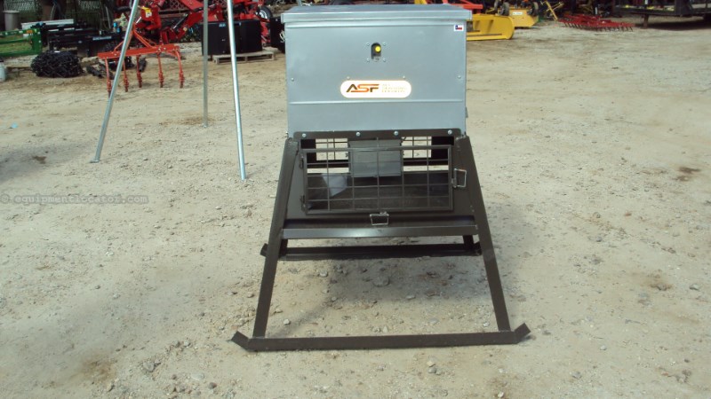 Other New  300lbs stand and fill feeder Image 1