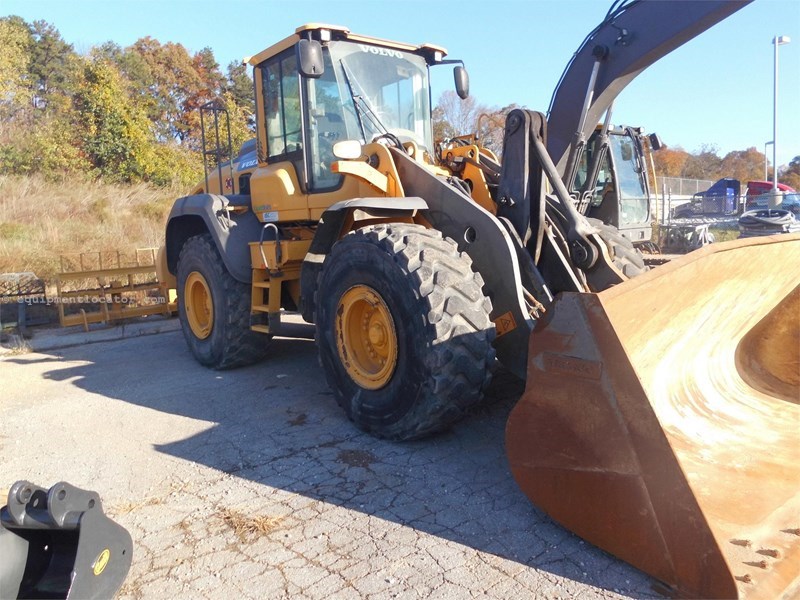 2014 Volvo L110H Image 2
