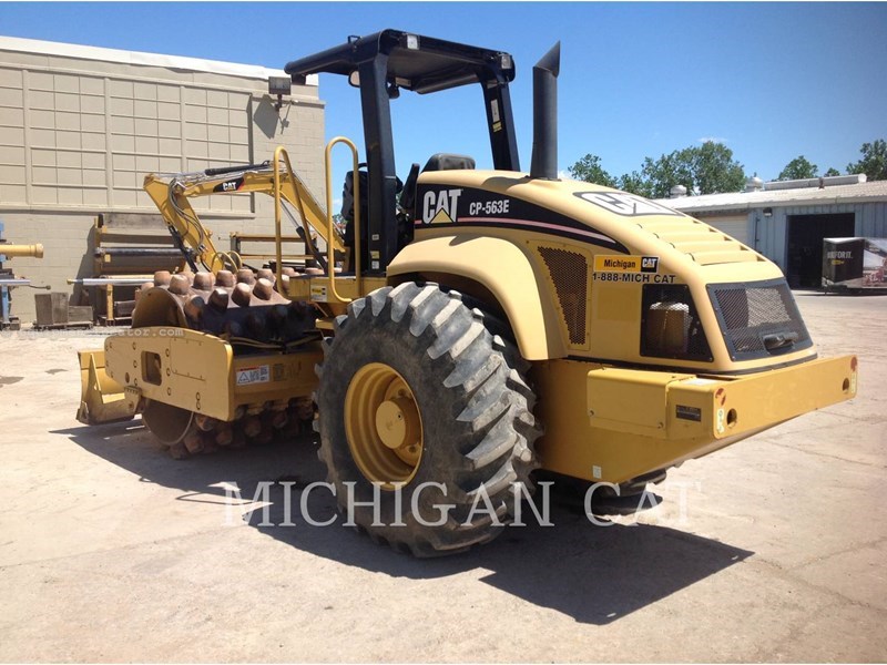 2007 Caterpillar CP-563E Image 4