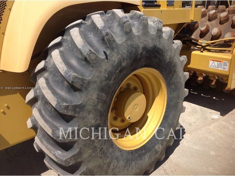 2007 Caterpillar CP-563E Image 17