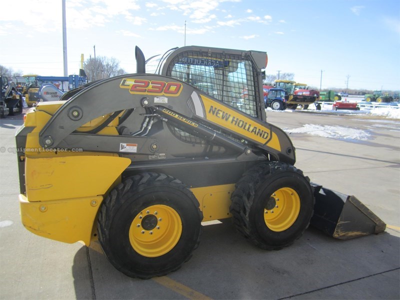 2015 New Holland L230 Image 4