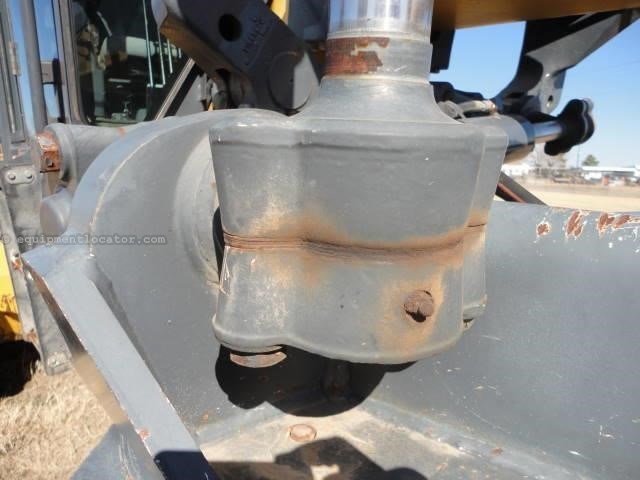 2007 John Deere 772D Image 10