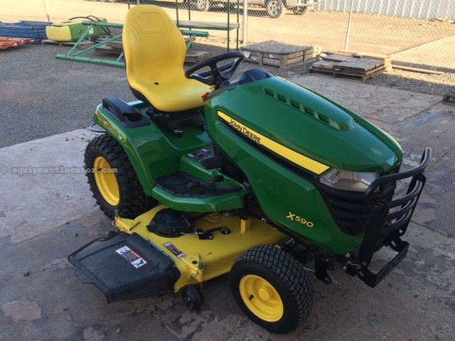 2016 John Deere X590 Image 2