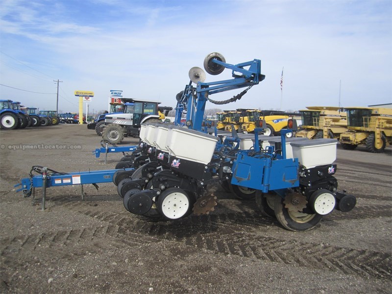 2008 Kinze 3200 Image 11