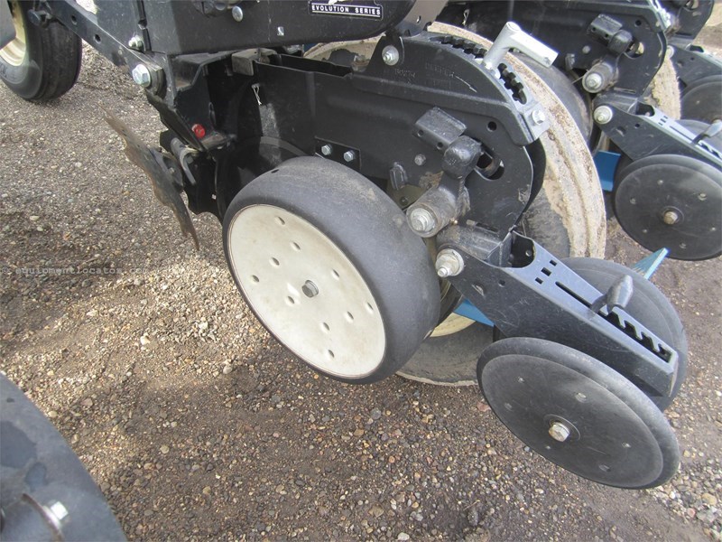 2008 Kinze 3200 Image 14