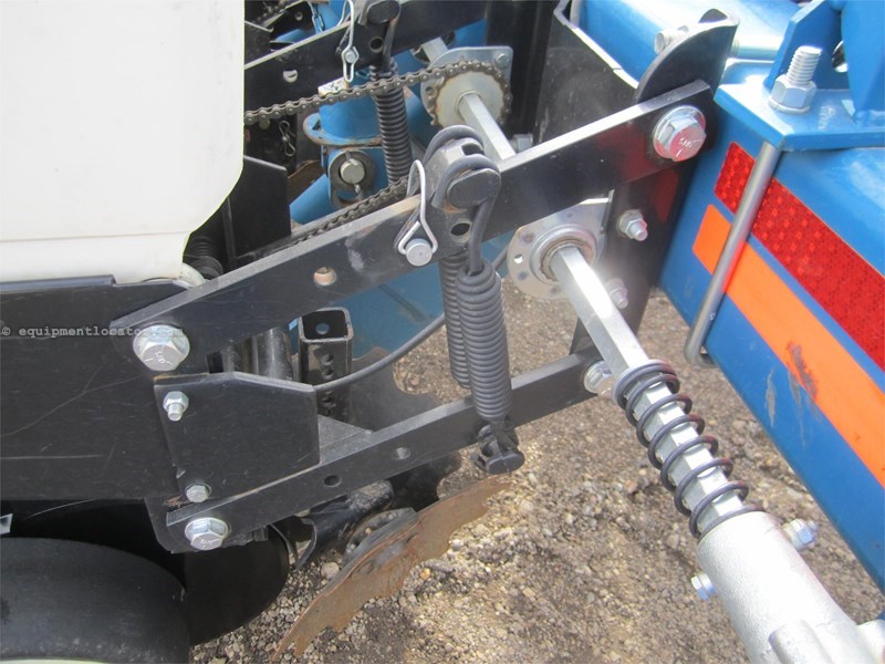 2008 Kinze 3200 Image 16