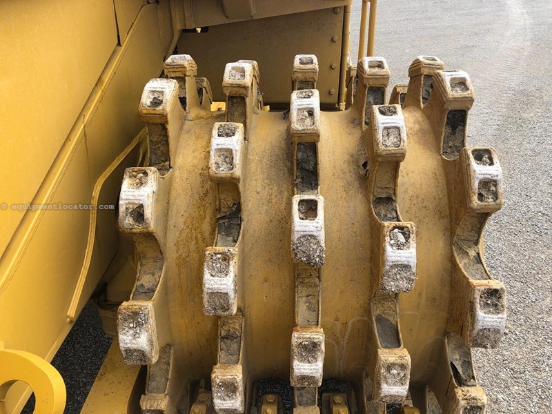 2005 Caterpillar 815F Image 10