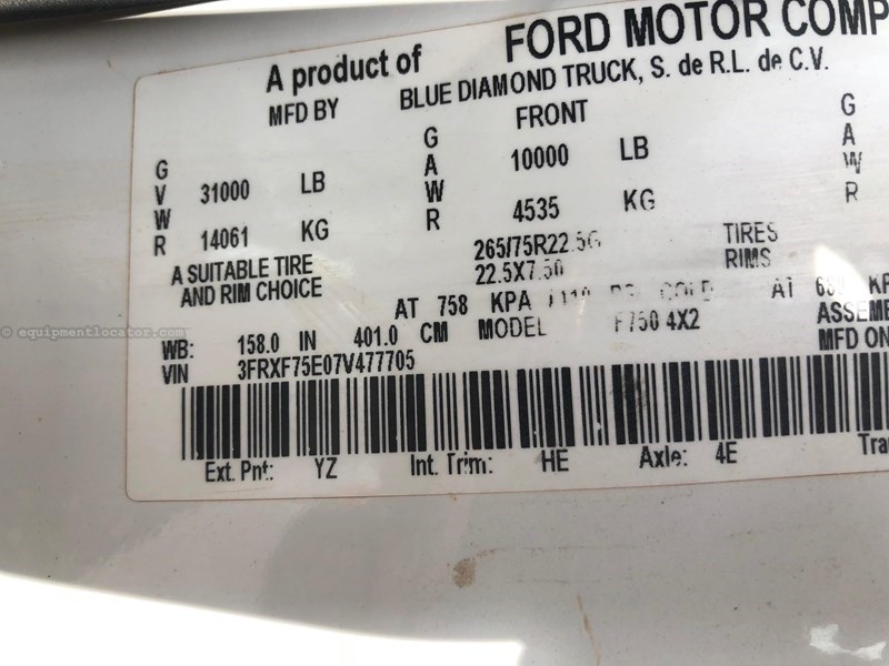 2007 Ford F750 Image 10