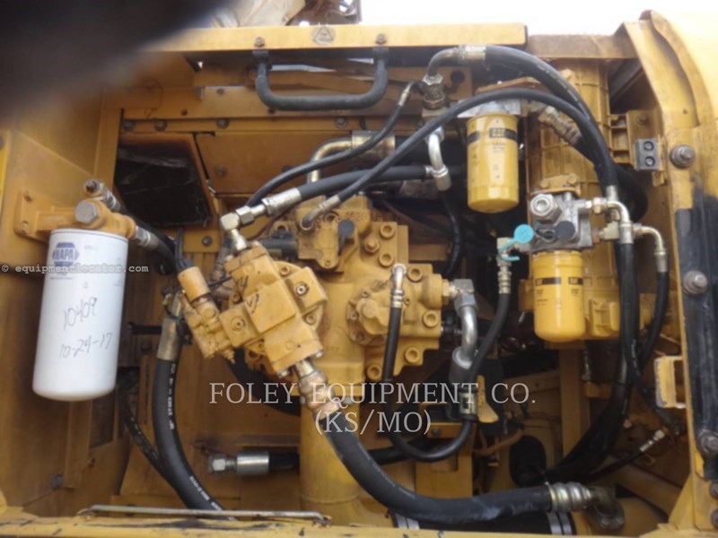 2006 Caterpillar 330DL Image 10