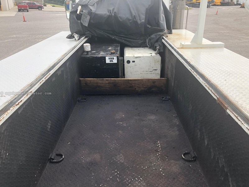 2012 Peterbilt 337 Image 10