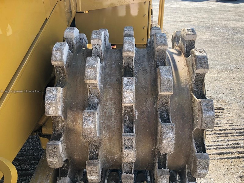 1999 Caterpillar 815F Image 10