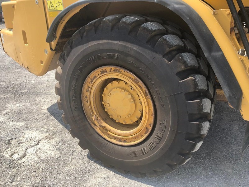 2008 Caterpillar 730 Image 10