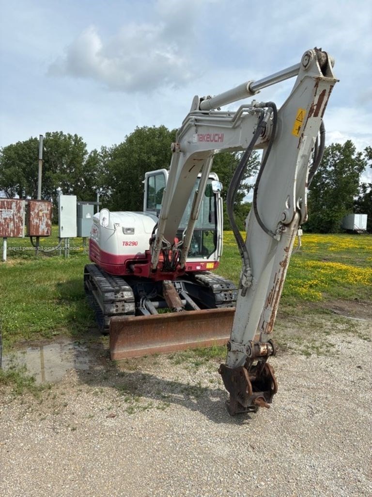 2015 Takeuchi TB290 Image 2