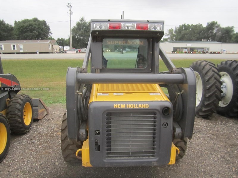2010 New Holland L170 Image 10