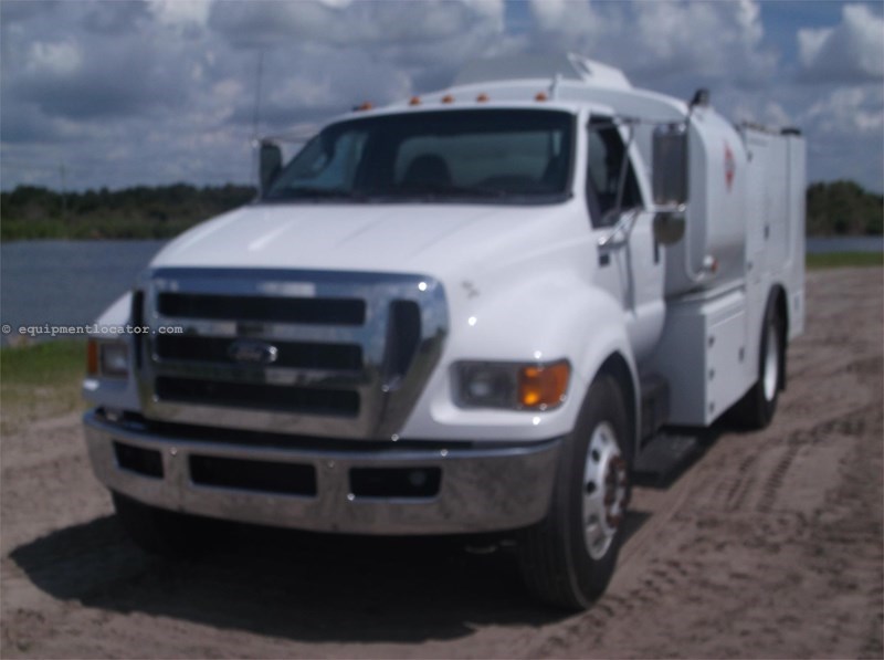 2011 Ford F650 Image 1