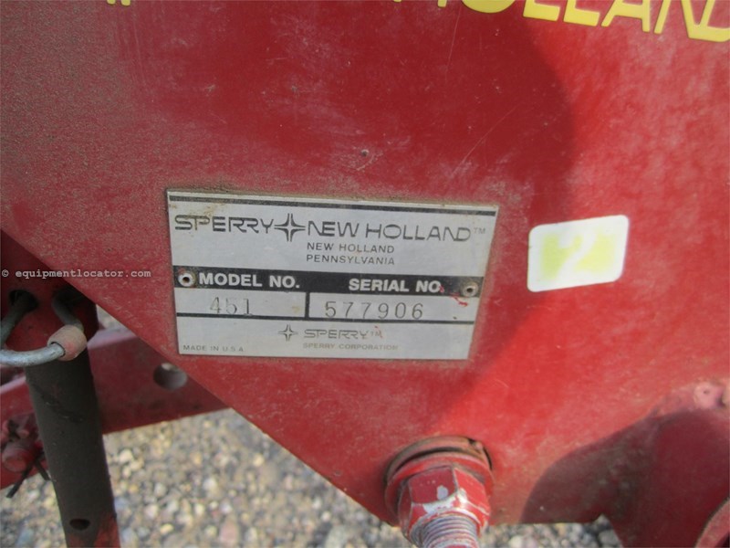 New Holland 451 Image 4