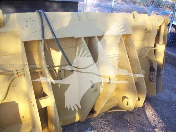 John Deere 624 Image 10