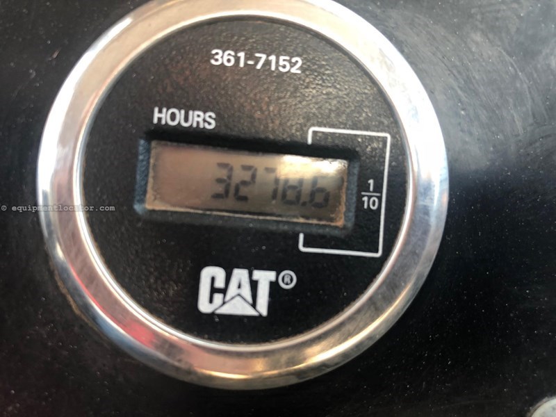 2005 Peterbilt 330 Image 10