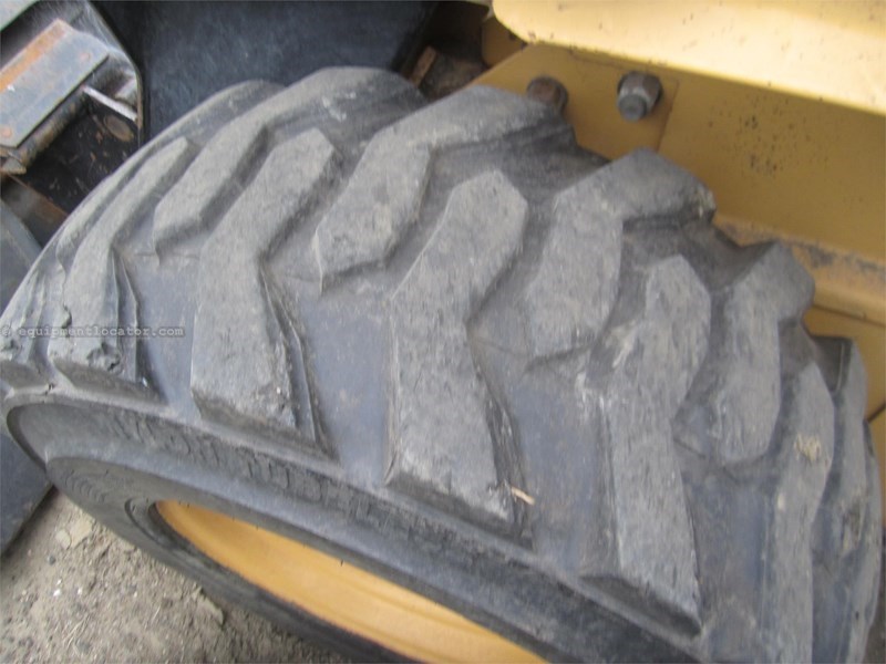 1995 New Holland LX885 Image 7