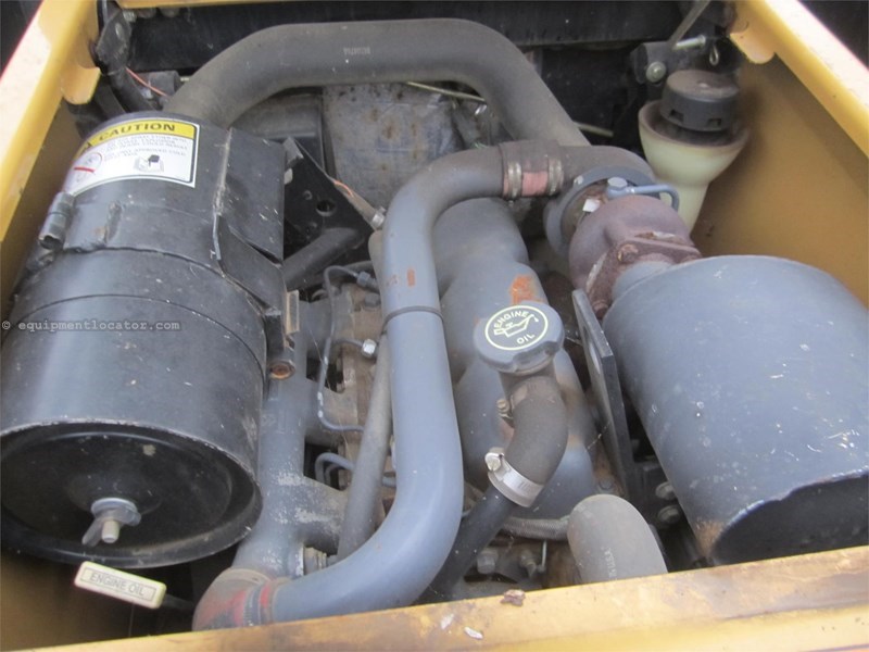 1995 New Holland LX885 Image 9