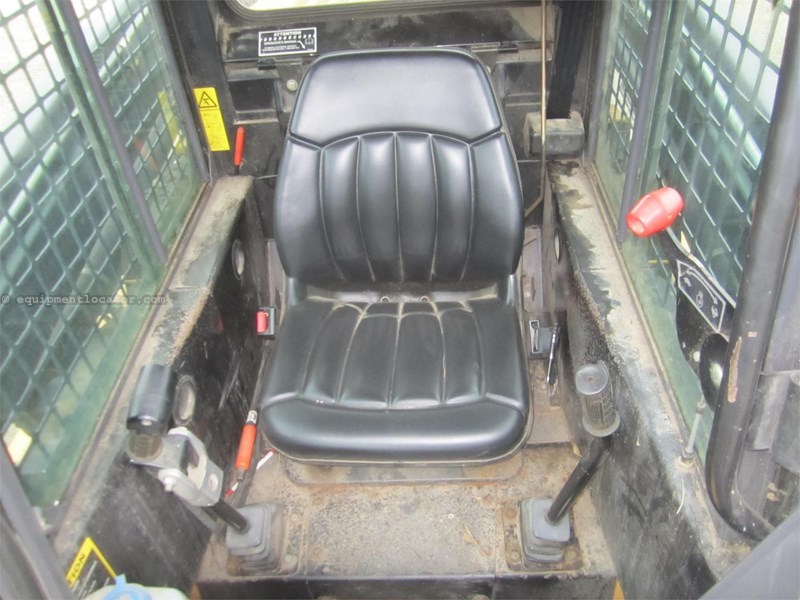 1995 New Holland LX885 Image 10