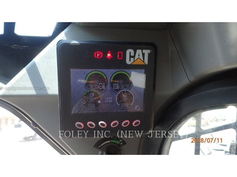 2015 Caterpillar 239D Image 10