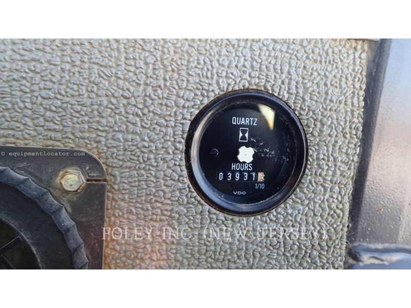 1999 Champion 710A Image 10