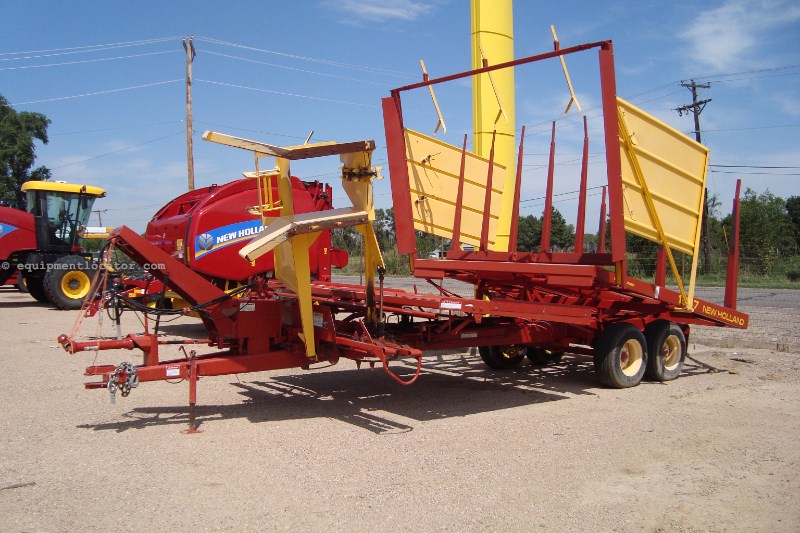 2007 New Holland 1037 Bale WagonPull Type For Sale at