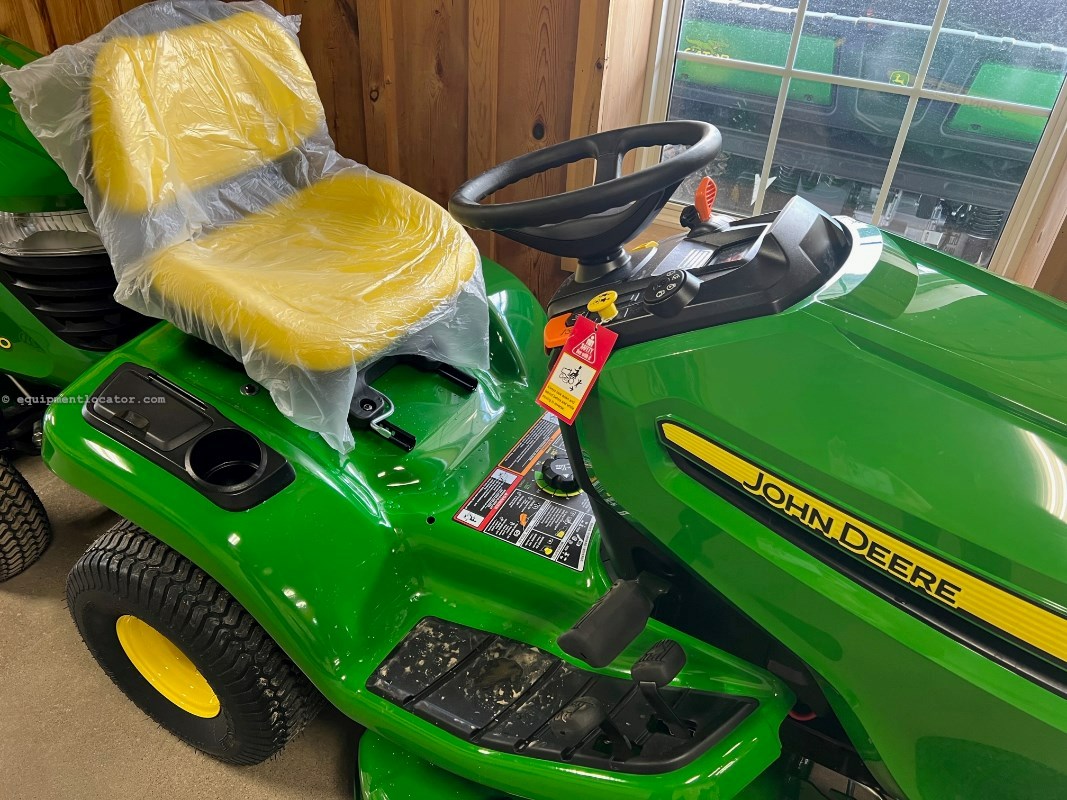 2023 John Deere X330 48" Plæneklippertraktor Til salgElyria Ohio
