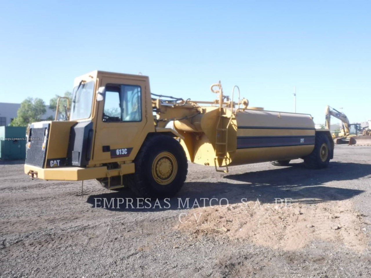2004 Caterpillar 613C Image 2