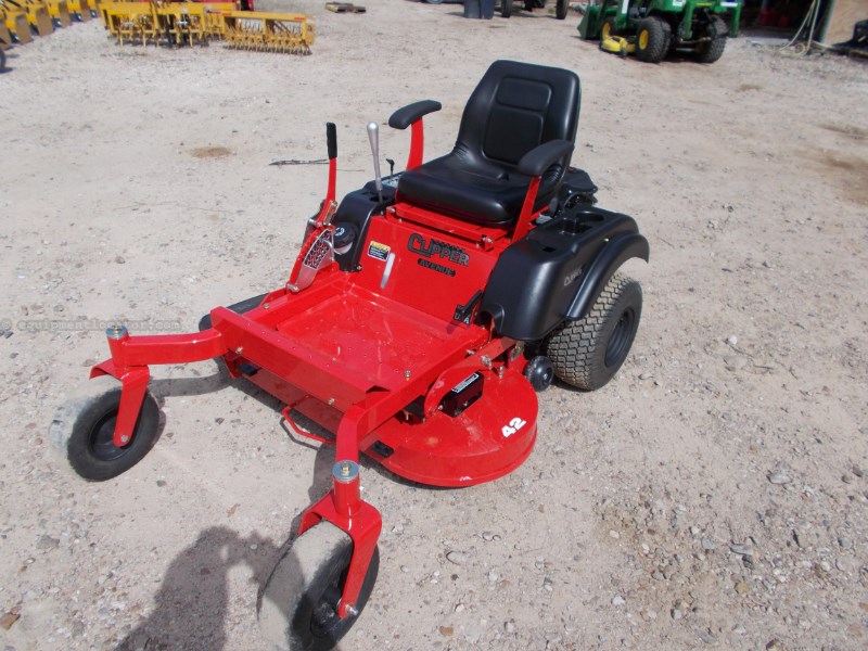 Country Clipper NEW Country Clipper 18hp 42" zero turn mower Image 1