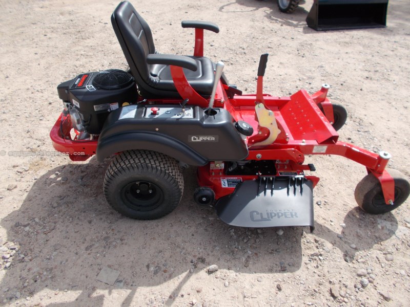 Country Clipper NEW Country Clipper 18hp 42" zero turn mower Image 5