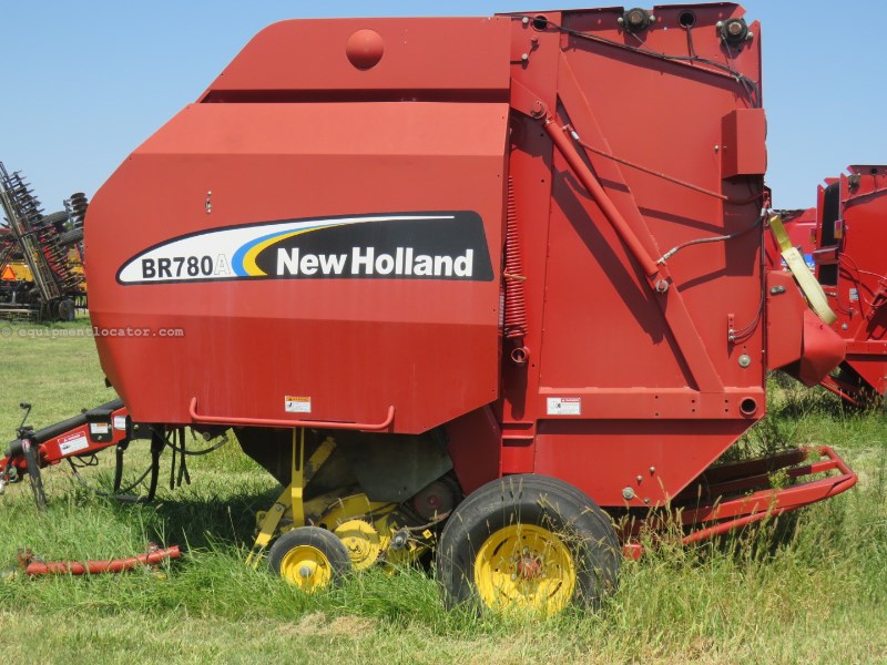 2008 New Holland BR780A Image 1