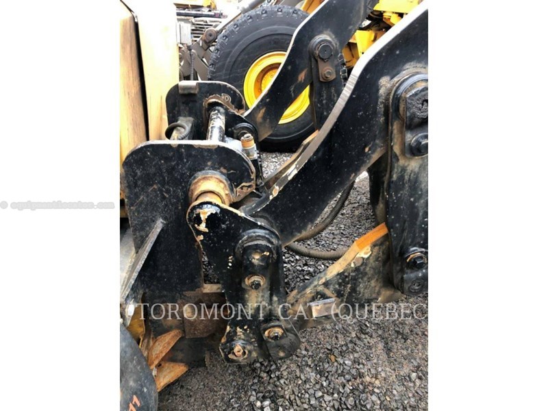 2004 Caterpillar IT62G Image 10